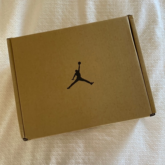 Jordan AJNT23 Black Metallic Gold with Suitcase. Size 12 NWT - Picture 3 of 10